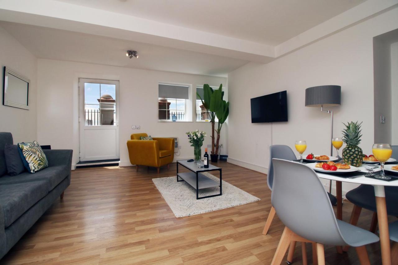 St Thomas Loft Views By Ssw - 2Br, Parking, Sleeps 4, Easy Access To City Centre, Marina, Beach And M4 Swansea Zewnętrze zdjęcie