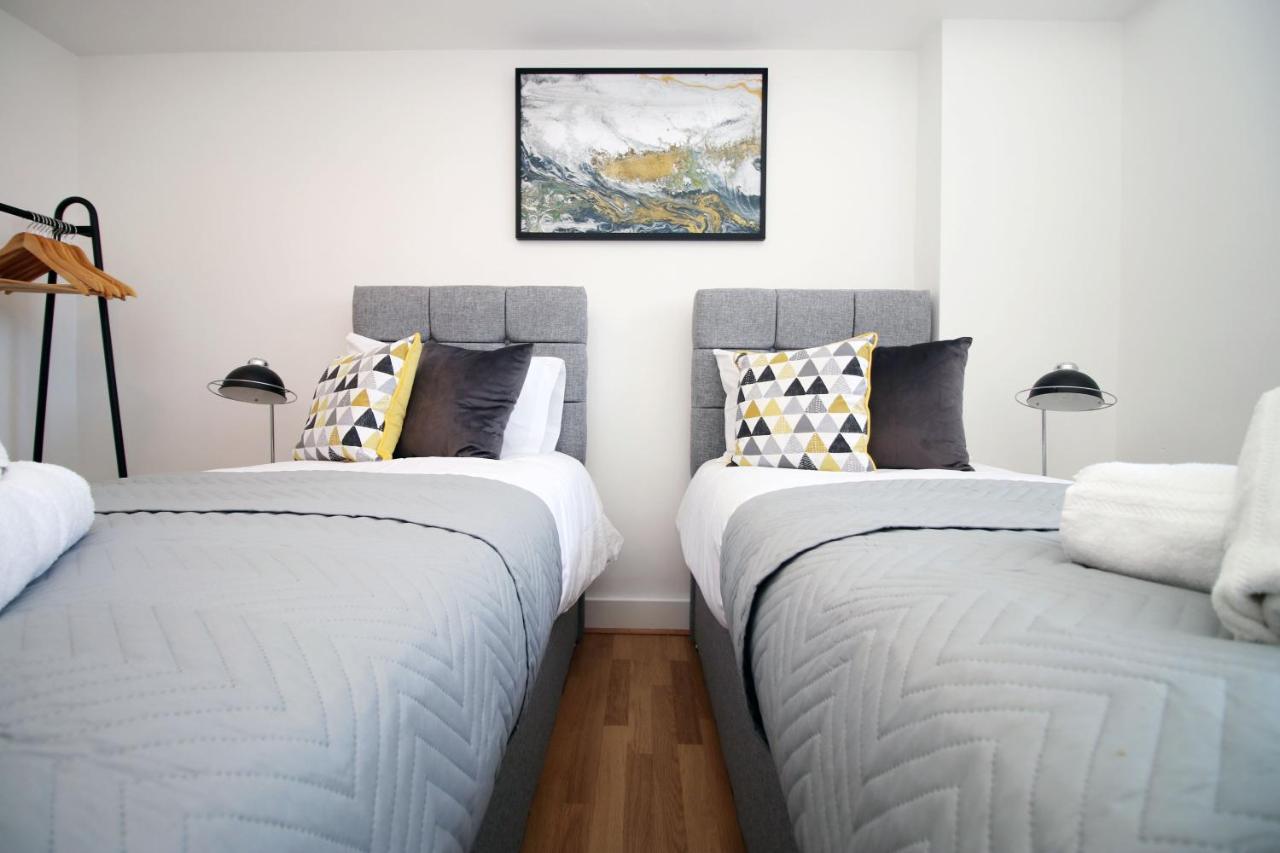St Thomas Loft Views By Ssw - 2Br, Parking, Sleeps 4, Easy Access To City Centre, Marina, Beach And M4 Swansea Zewnętrze zdjęcie