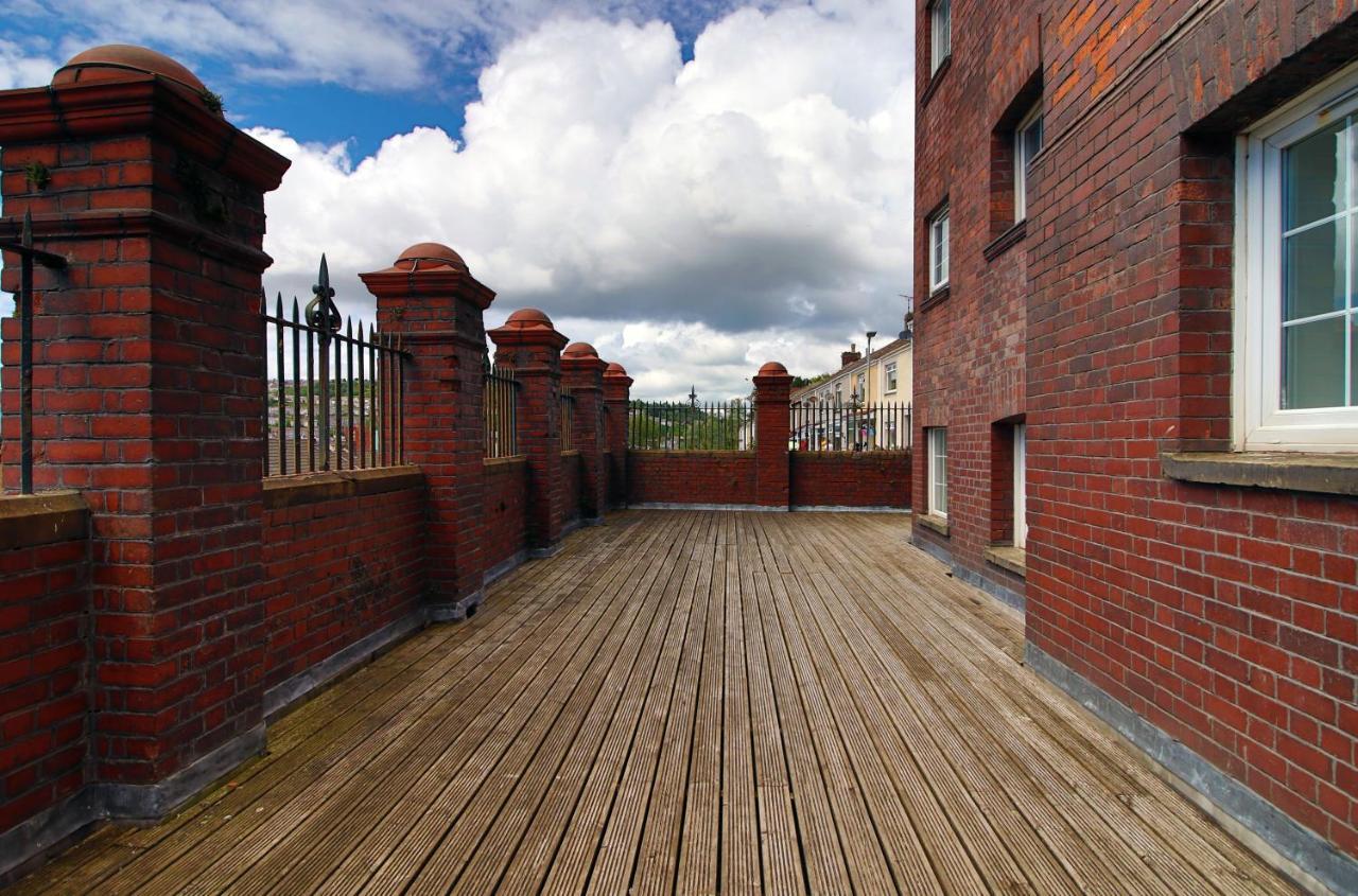 St Thomas Loft Views By Ssw - 2Br, Parking, Sleeps 4, Easy Access To City Centre, Marina, Beach And M4 Swansea Zewnętrze zdjęcie