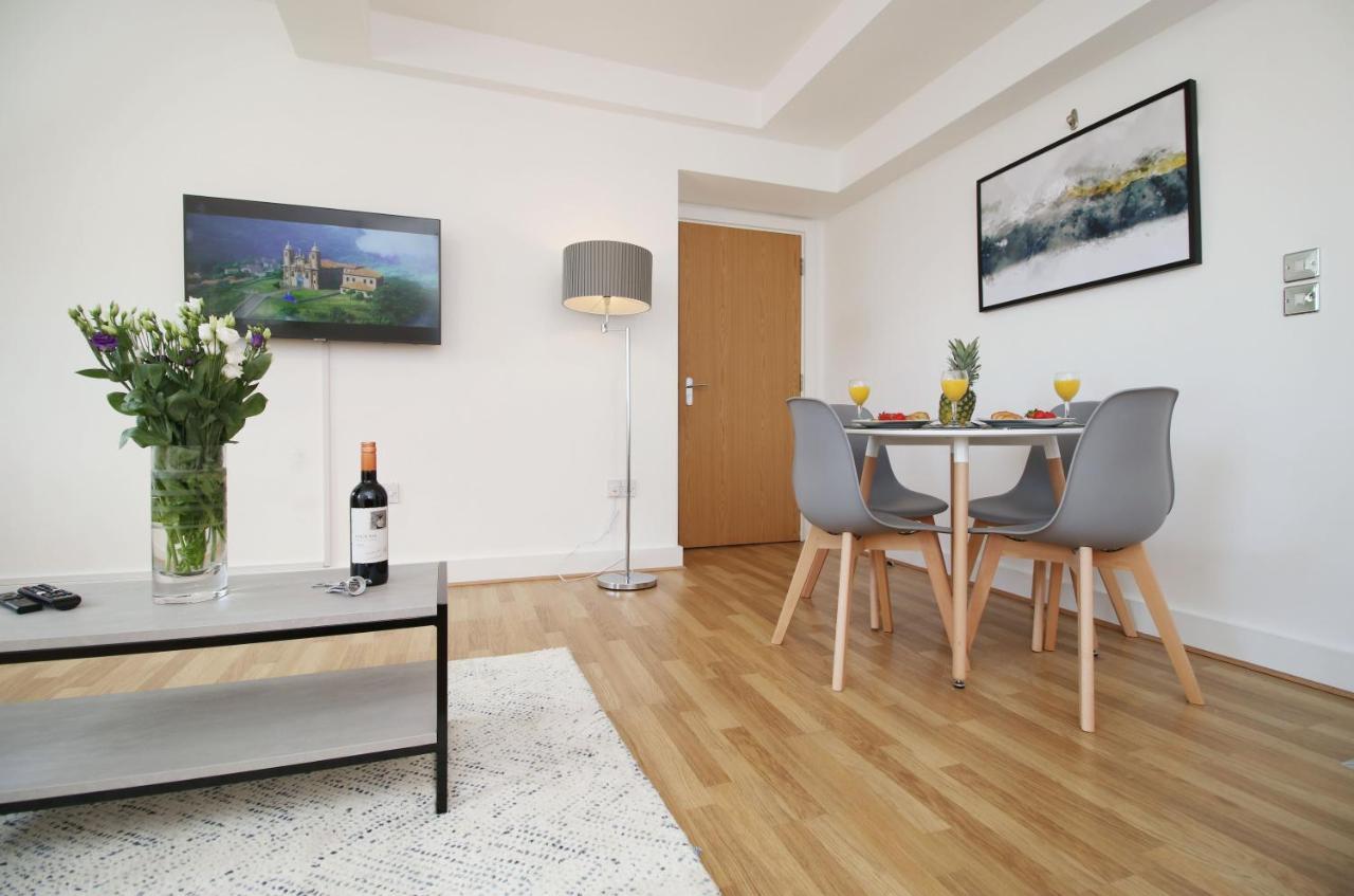 St Thomas Loft Views By Ssw - 2Br, Parking, Sleeps 4, Easy Access To City Centre, Marina, Beach And M4 Swansea Zewnętrze zdjęcie