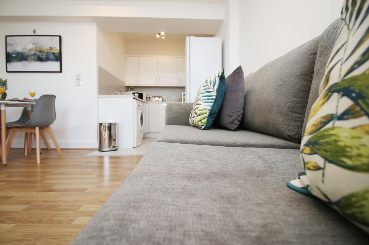 St Thomas Loft Views By Ssw - 2Br, Parking, Sleeps 4, Easy Access To City Centre, Marina, Beach And M4 Swansea Zewnętrze zdjęcie