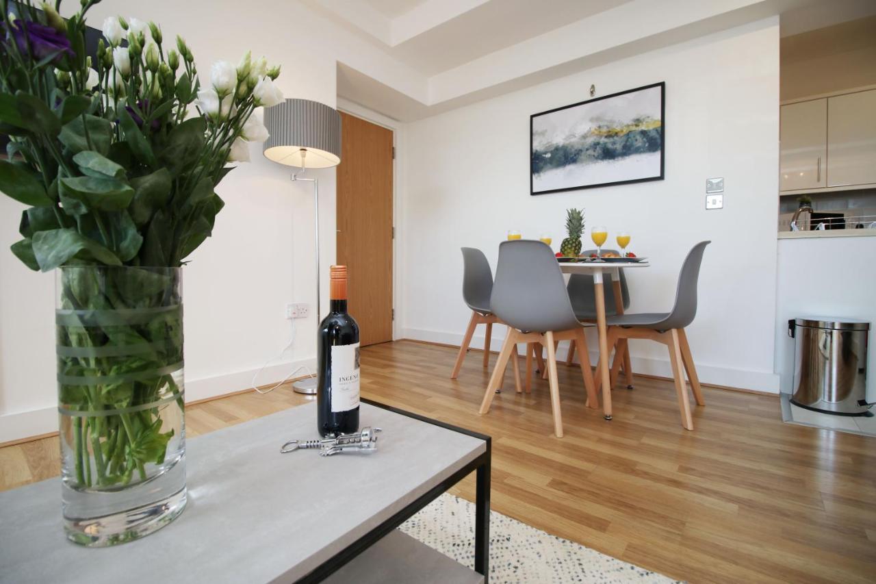 St Thomas Loft Views By Ssw - 2Br, Parking, Sleeps 4, Easy Access To City Centre, Marina, Beach And M4 Swansea Zewnętrze zdjęcie