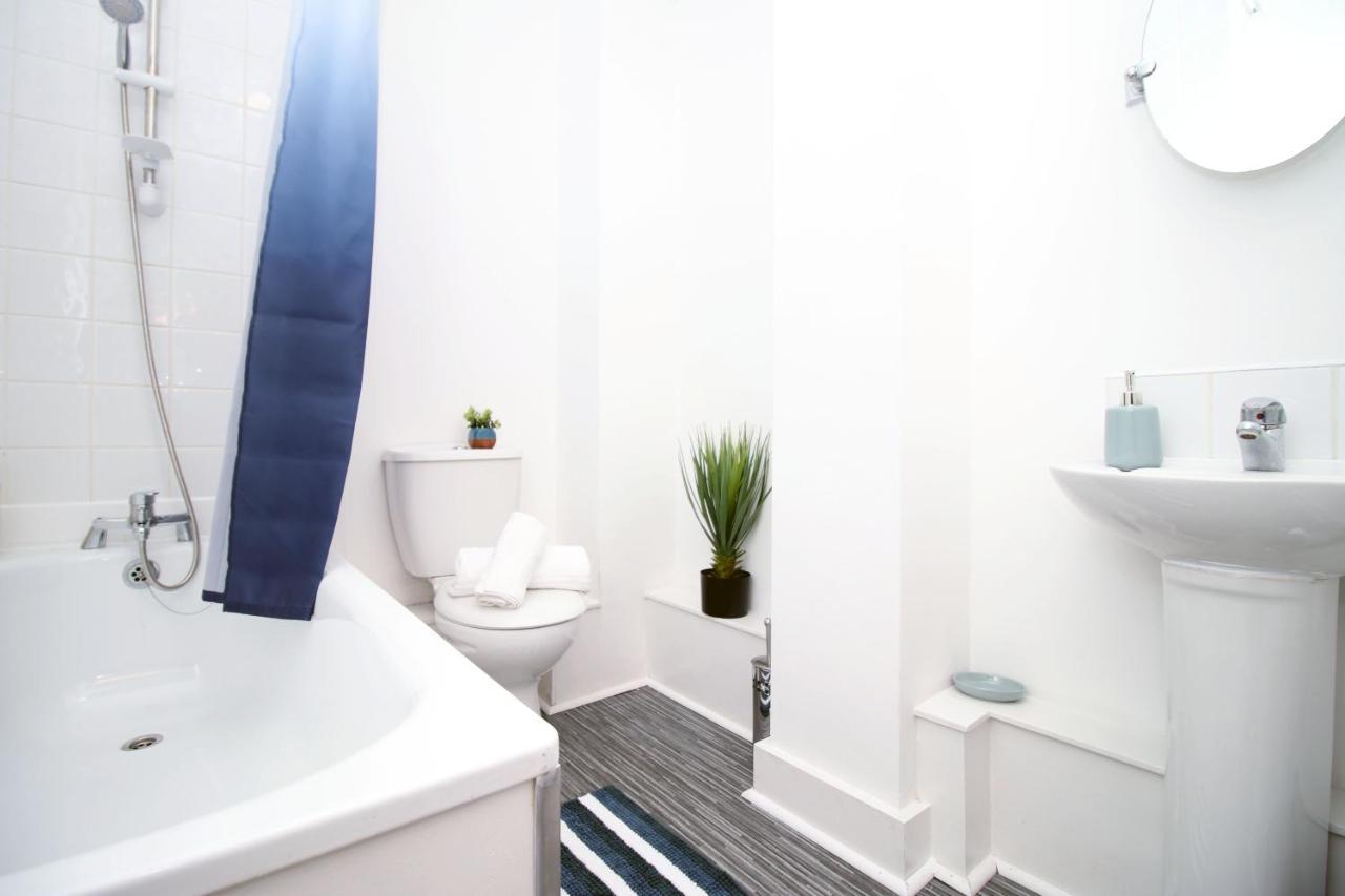 St Thomas Loft Views By Ssw - 2Br, Parking, Sleeps 4, Easy Access To City Centre, Marina, Beach And M4 Swansea Zewnętrze zdjęcie