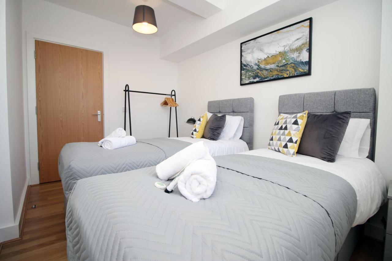St Thomas Loft Views By Ssw - 2Br, Parking, Sleeps 4, Easy Access To City Centre, Marina, Beach And M4 Swansea Zewnętrze zdjęcie