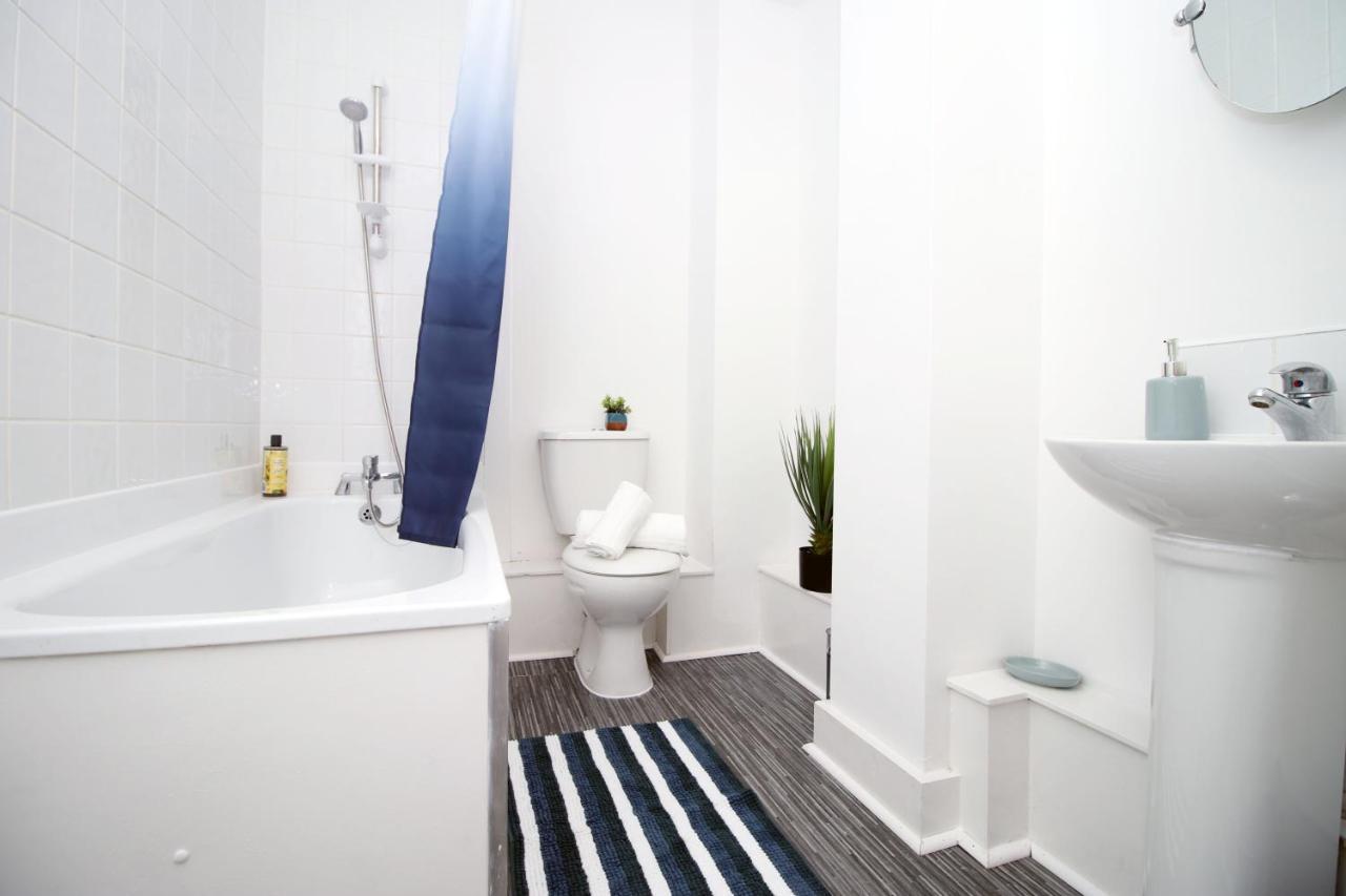 St Thomas Loft Views By Ssw - 2Br, Parking, Sleeps 4, Easy Access To City Centre, Marina, Beach And M4 Swansea Zewnętrze zdjęcie