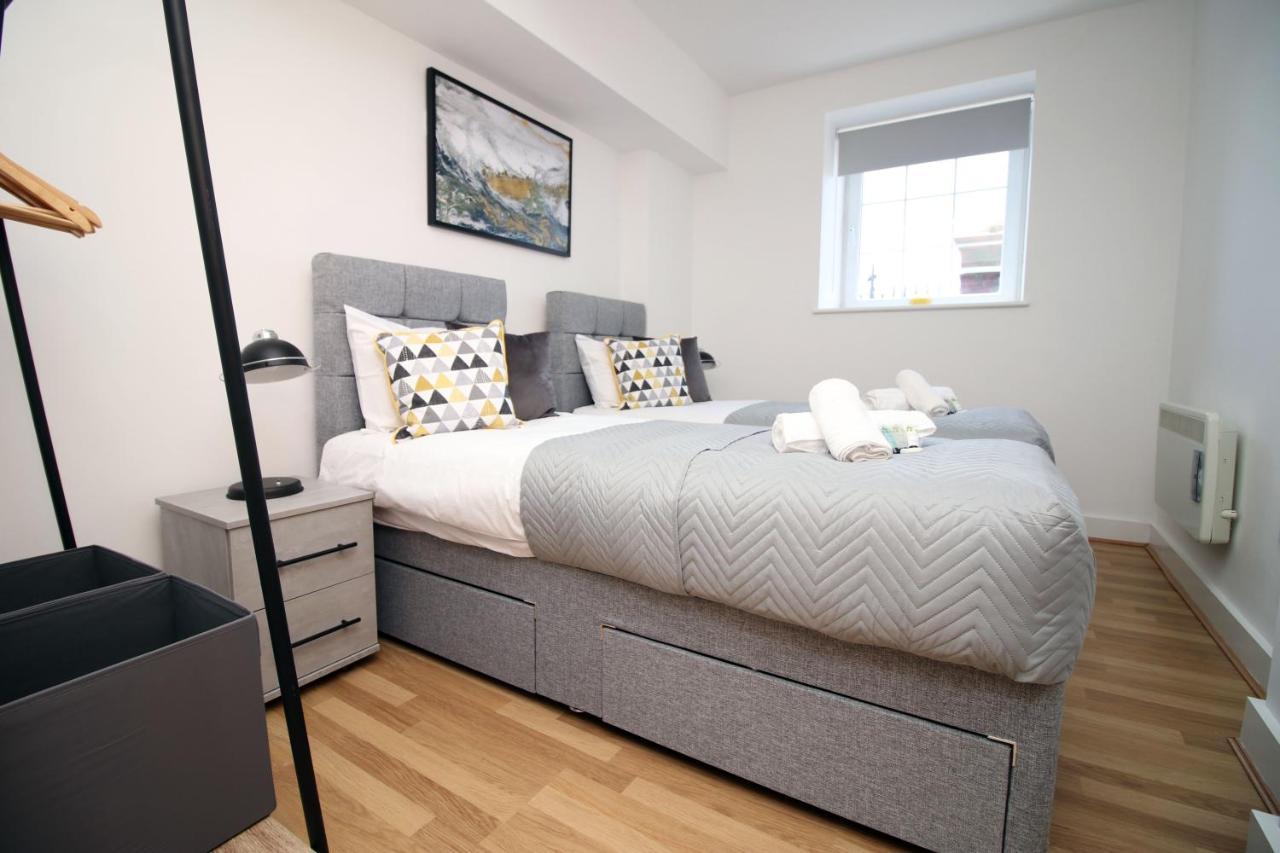 St Thomas Loft Views By Ssw - 2Br, Parking, Sleeps 4, Easy Access To City Centre, Marina, Beach And M4 Swansea Zewnętrze zdjęcie