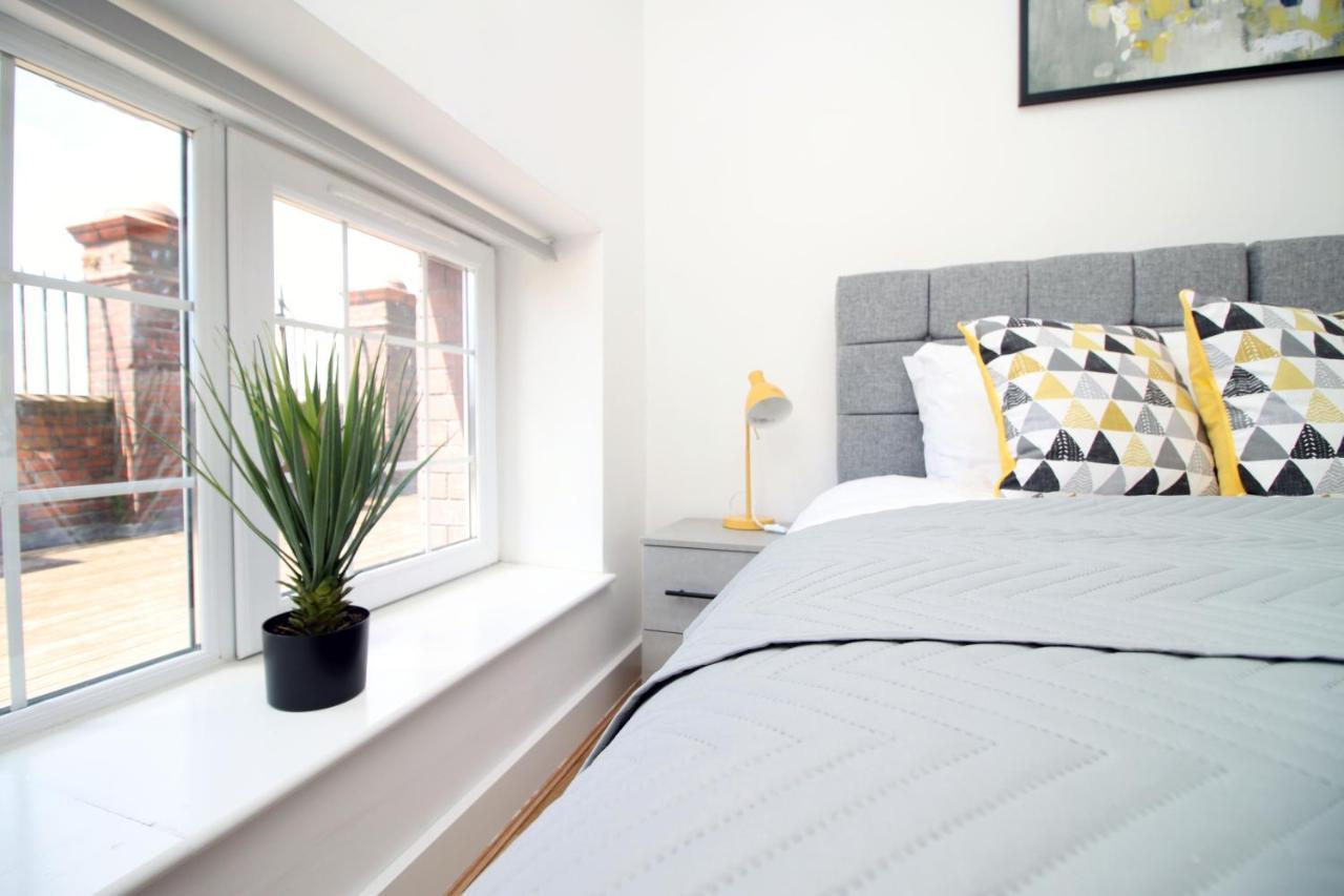 St Thomas Loft Views By Ssw - 2Br, Parking, Sleeps 4, Easy Access To City Centre, Marina, Beach And M4 Swansea Zewnętrze zdjęcie